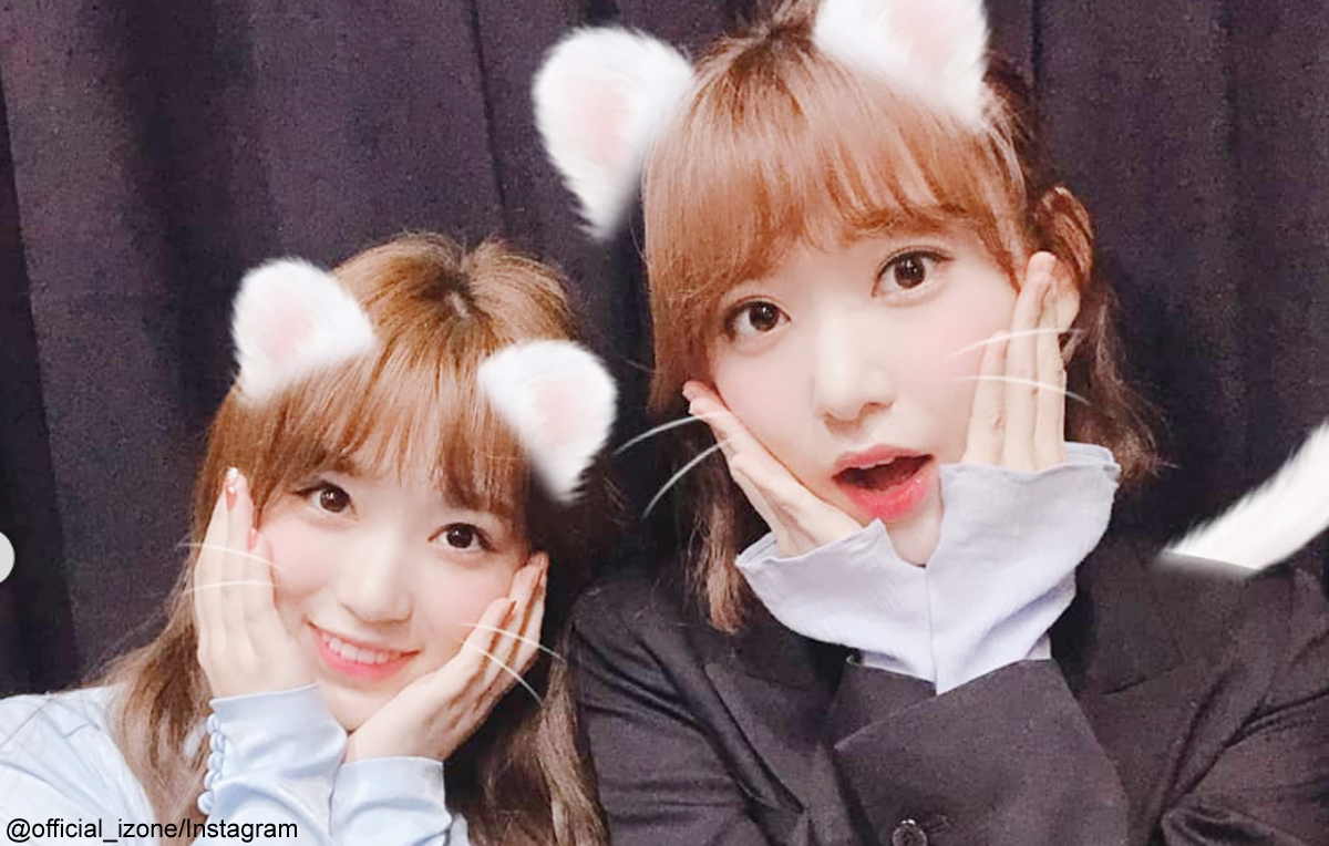 IZ*ONE 矢吹奈子（左）、宮脇咲良（右）