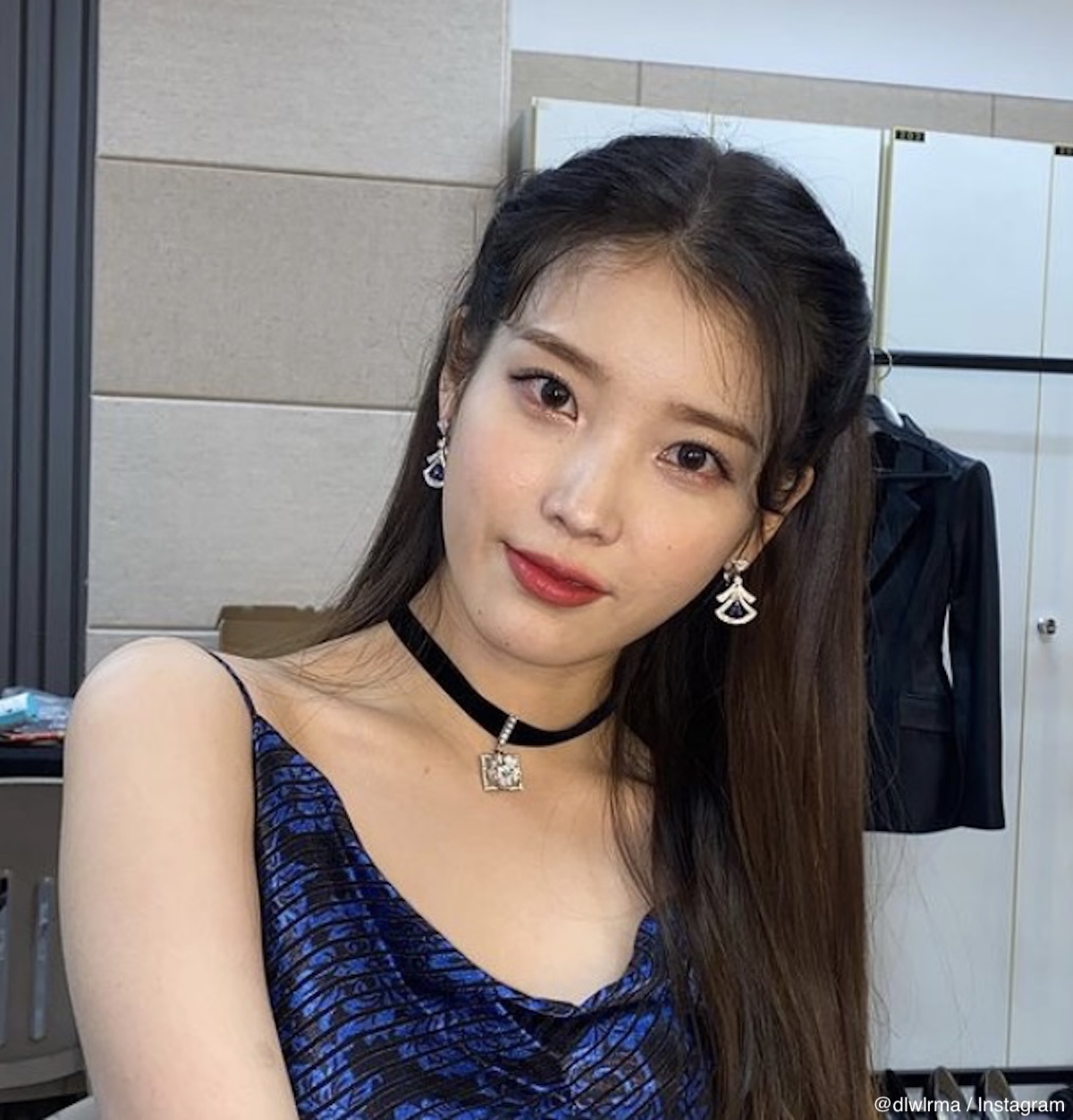 歌手 IU