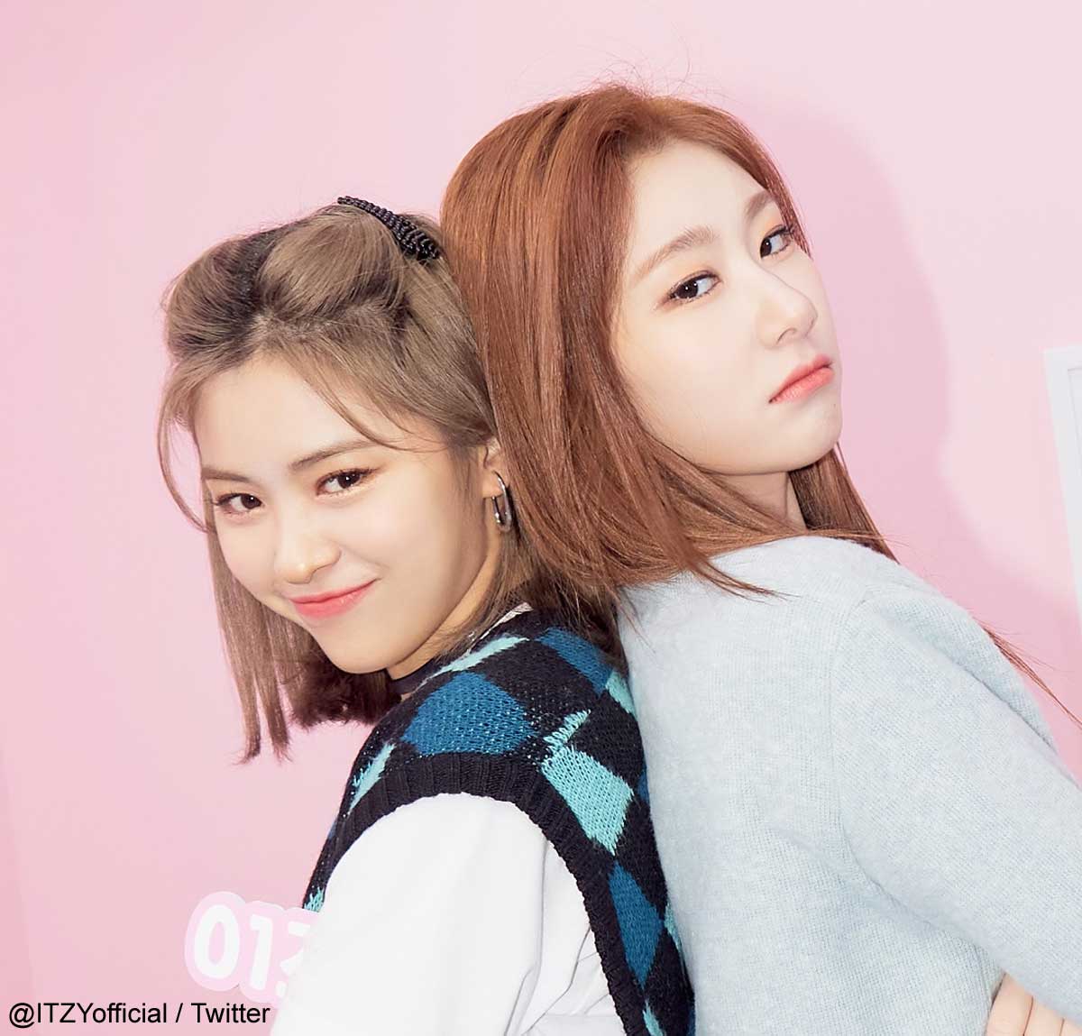 ITZY リュジン、チェリョン（右）