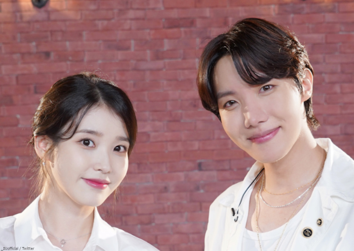 （左）IU（右）BTS J-HOPE